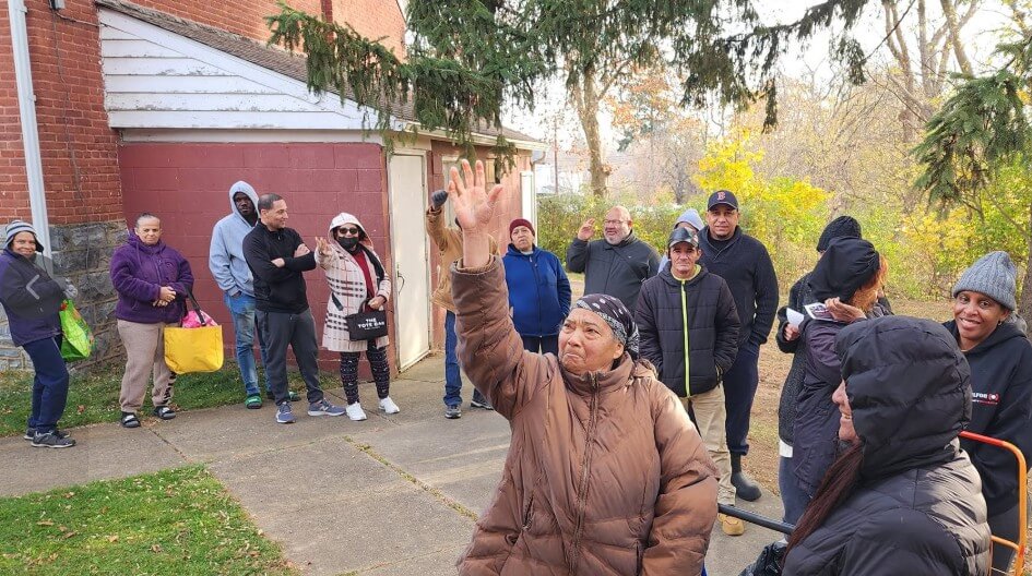 Alpha & Omega Community Center — banco quien puede