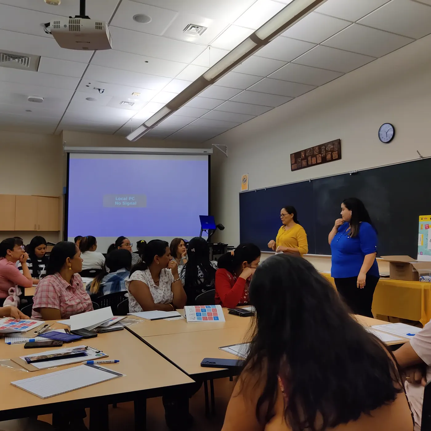 Alpha & Omega Community Center — clase aula