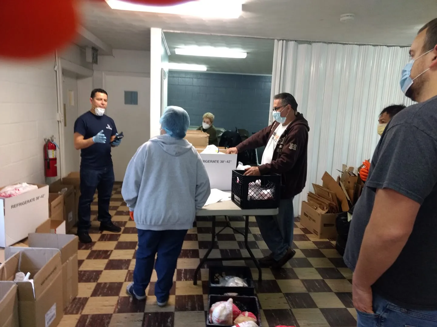 Alpha & Omega Community Center — comida voluntarios