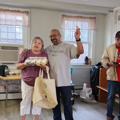 Alpha & Omega Community Center — comida familia