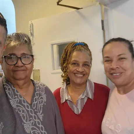 Alpha & Omega Community Center — comunidad 1