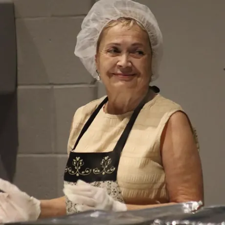 Alpha & Omega Community Center — voluntarios cocina